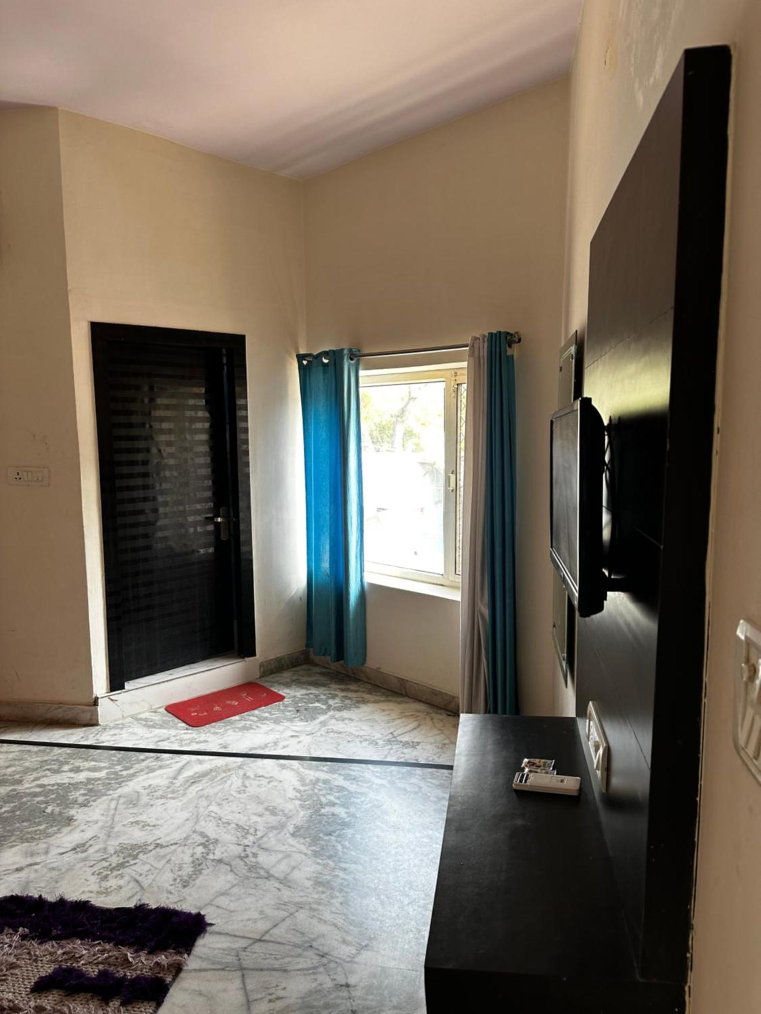 Taj Castle A Boutique Homestay アーグラ エクステリア 写真