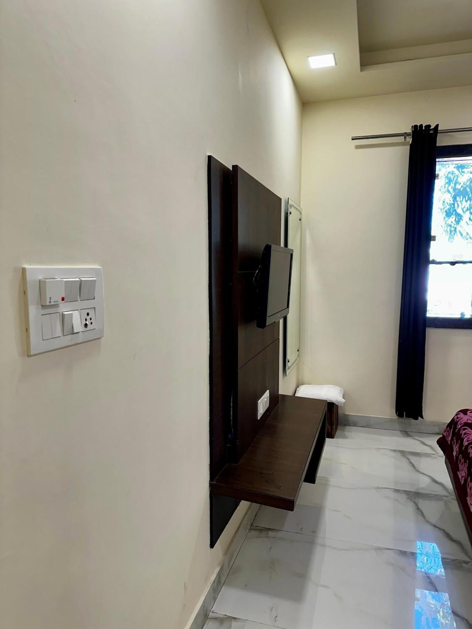 Taj Castle A Boutique Homestay アーグラ エクステリア 写真